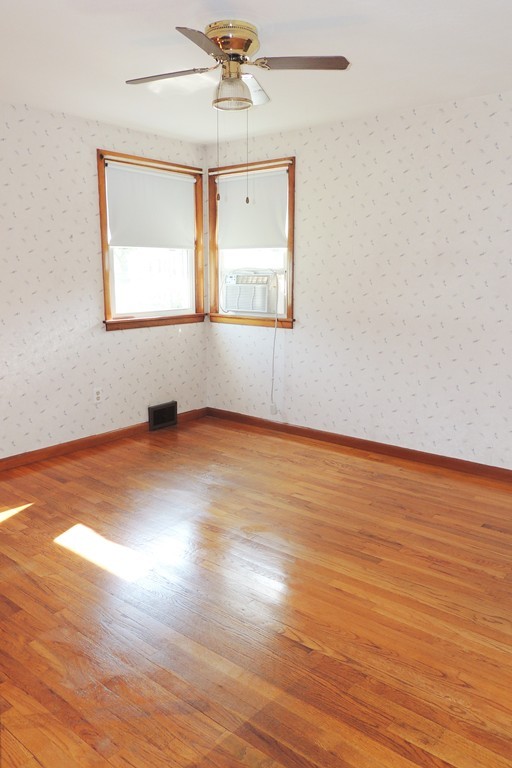 52 Gary Road Springfield, MA 01119 - Photo 11 of 20