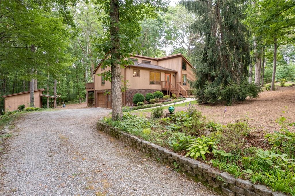 5200 Rambling Road Greensboro, NC 27409 - Photo 2 of 31 Gallery Image 2
