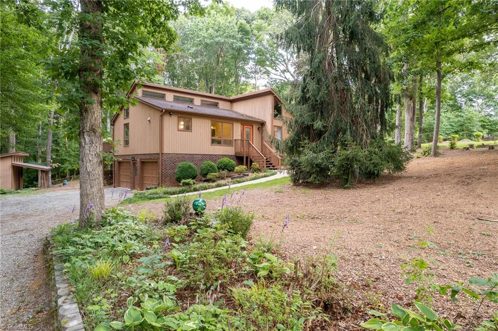 5200 Rambling Road Greensboro, NC 27409 - Photo 3 of 31 Gallery Image 3