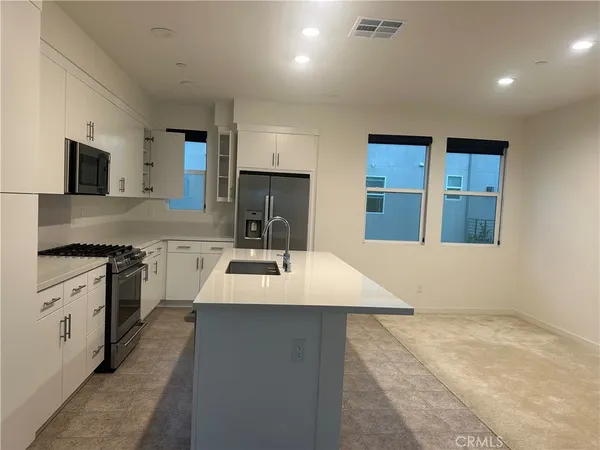 $4,250 | 10547 COUPLAND Way, San Diego, CA 92126