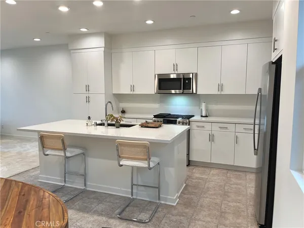 $4,250 | 10547 COUPLAND Way, San Diego, CA 92126