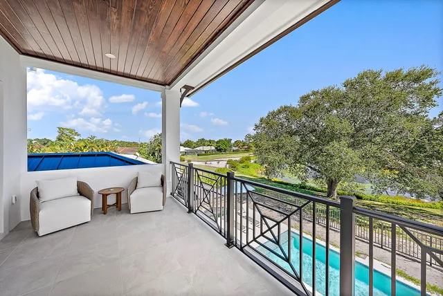 $3,750,000 | 325 Fairway North, Tequesta, FL 33469