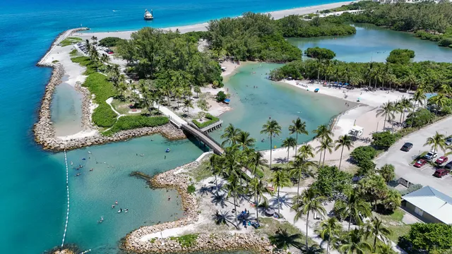 $3,750,000 | 325 Fairway North, Tequesta, FL 33469