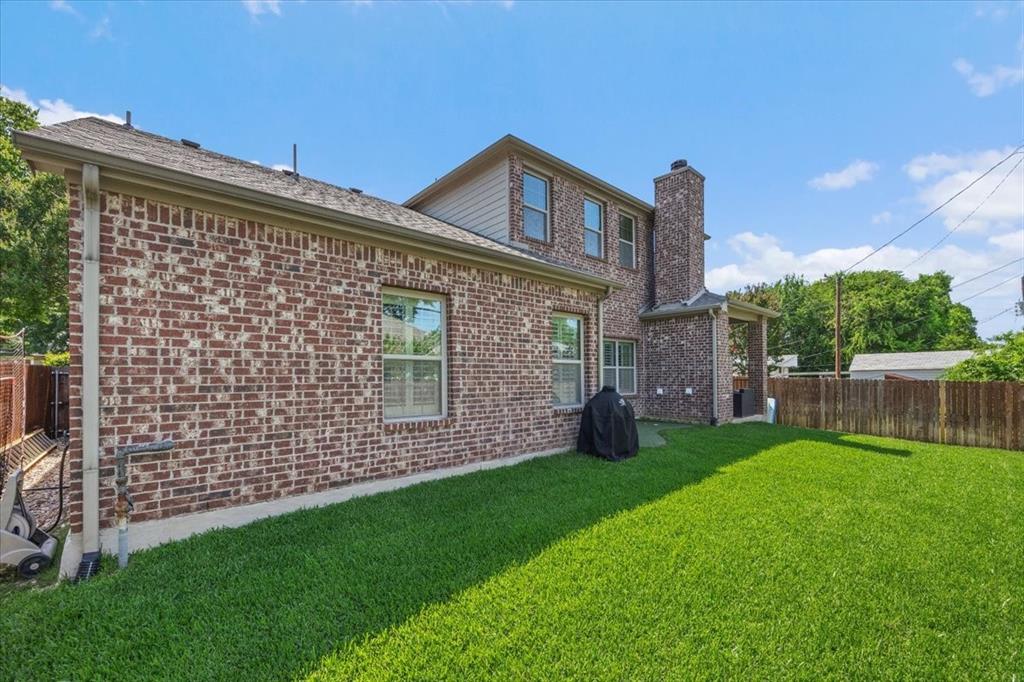 708 Northwood Road Fort Worth, TX 76107 - Photo 37 of 40