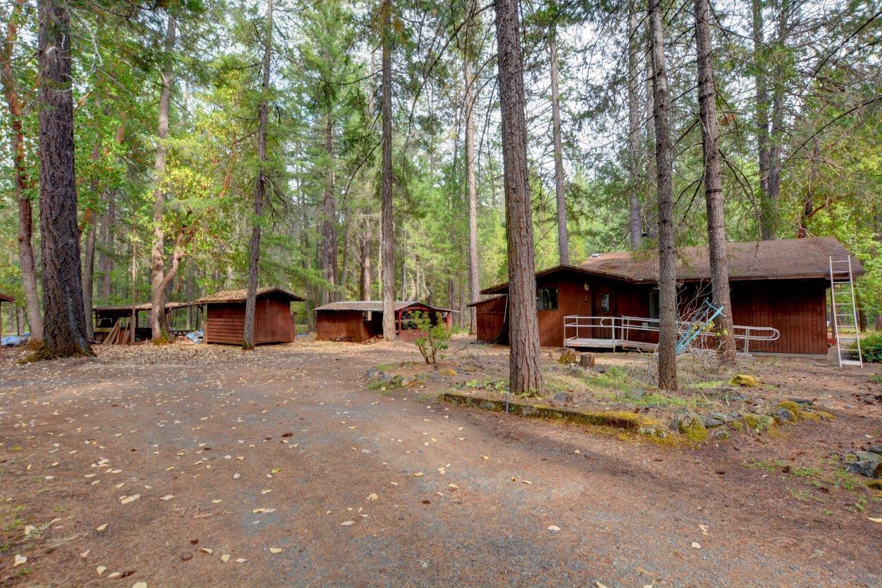 4560 Pleasant Creek Road Rogue River, OR 97537 - Photo 2 of 33 02