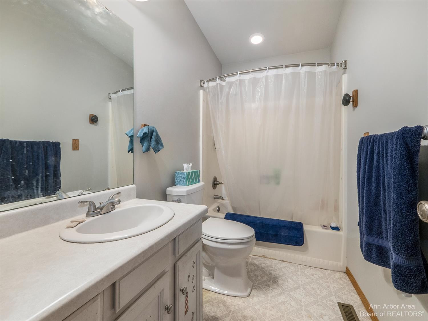 7343 Lingane Road Chelsea, MI 48118 - Photo 14 of 37 Photo 14
