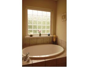 148 Rockingham Meadows Drive Johnson City, TN 37615 - Photo 11 of 21 Garden Tub