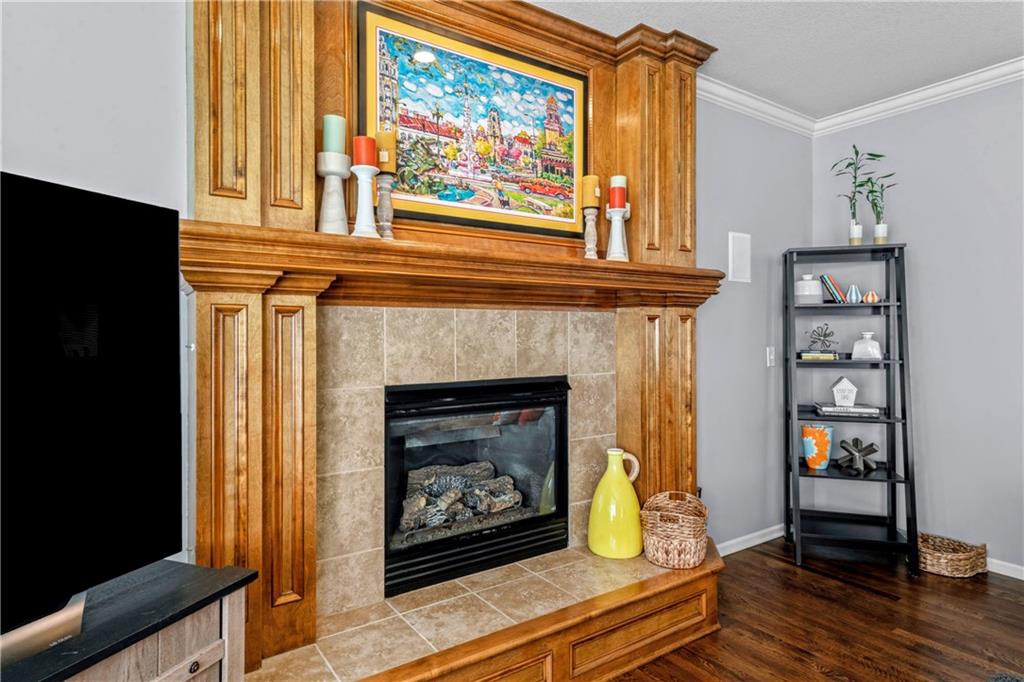 2221 Southwest HawkView Road Lee's Summit, MO 64082 - Photo 10 of 56