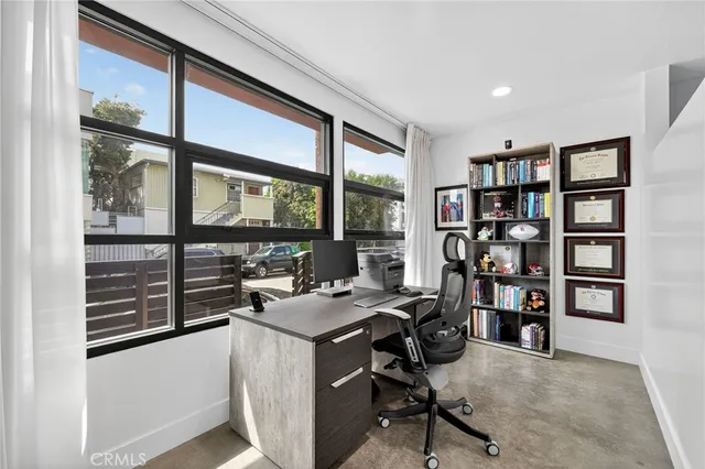 $8,200 | 1418 Innes Place, Venice, CA 90291