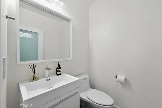 $8,200 | 1418 Innes Place, Venice, CA 90291