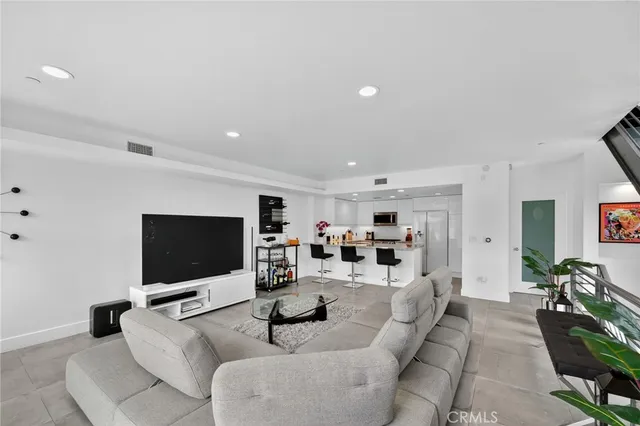 $8,200 | 1418 Innes Place, Venice, CA 90291