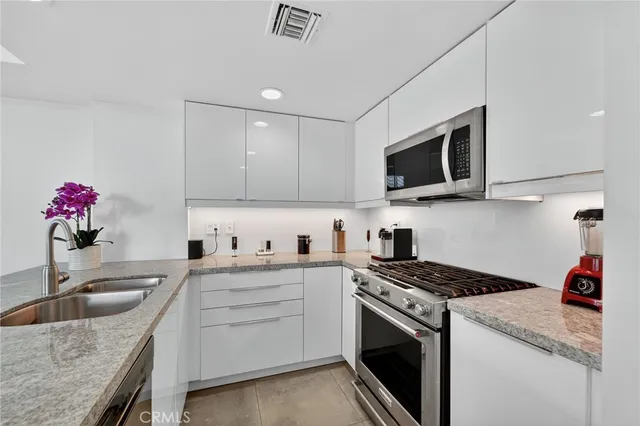 $8,200 | 1418 Innes Place, Venice, CA 90291