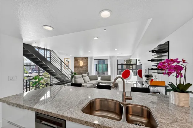 $8,200 | 1418 Innes Place, Venice, CA 90291