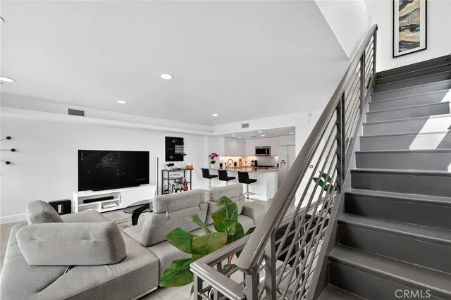 $8,200 | 1418 Innes Place, Venice, CA 90291