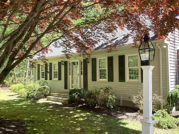 $650,000 | 18 Bennett Road, Rochester, MA 02770