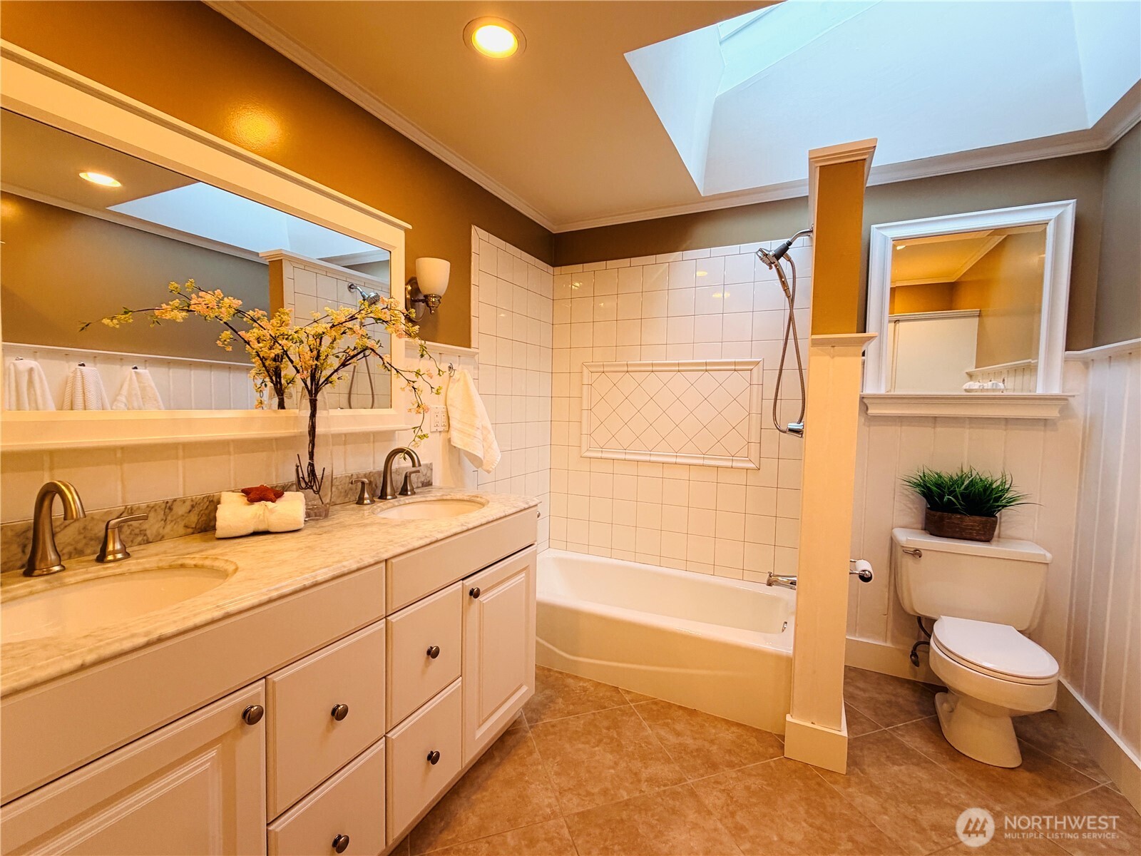 10509 Northeast 197th Street Bothell, WA 98011 - Photo 19 of 34 Gallery Image 19