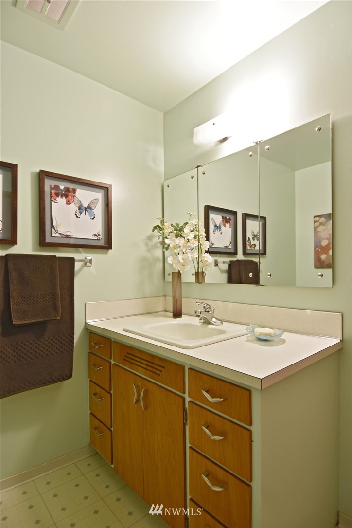 2129 North 89th Street Seattle, WA 98103 - Photo 14 of 25 Gallery Image 14