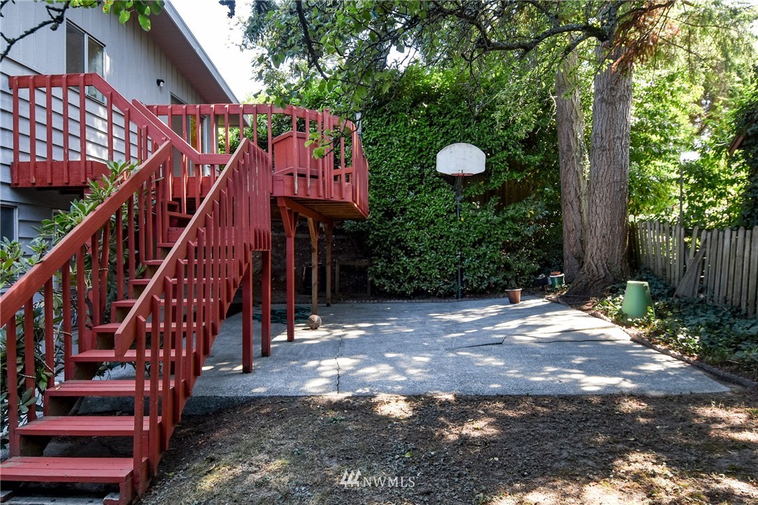 2129 North 89th Street Seattle, WA 98103 - Photo 23 of 25 Gallery Image 23