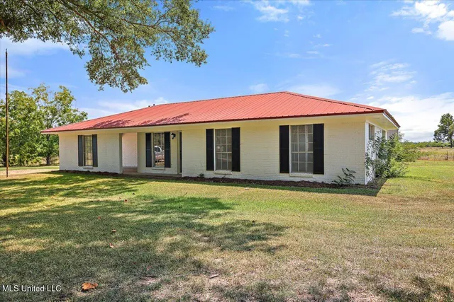 $250,000 | 439 New Hope Road, Mount Olive, MS 39119