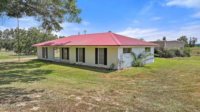 $250,000 | 439 New Hope Road, Mount Olive, MS 39119