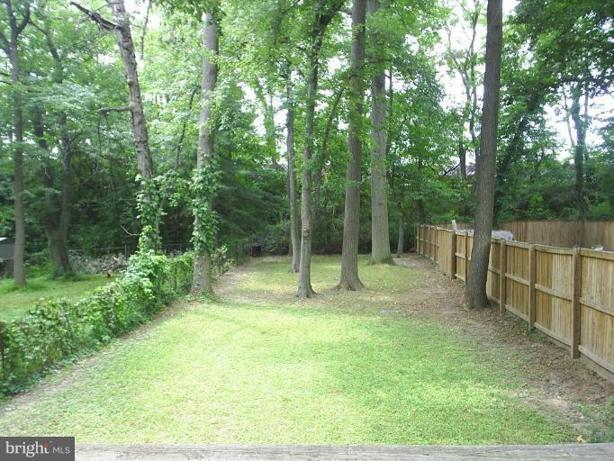 1624 Yakona Road Towson, MD 21286 - Photo 2 of 19 Back yard