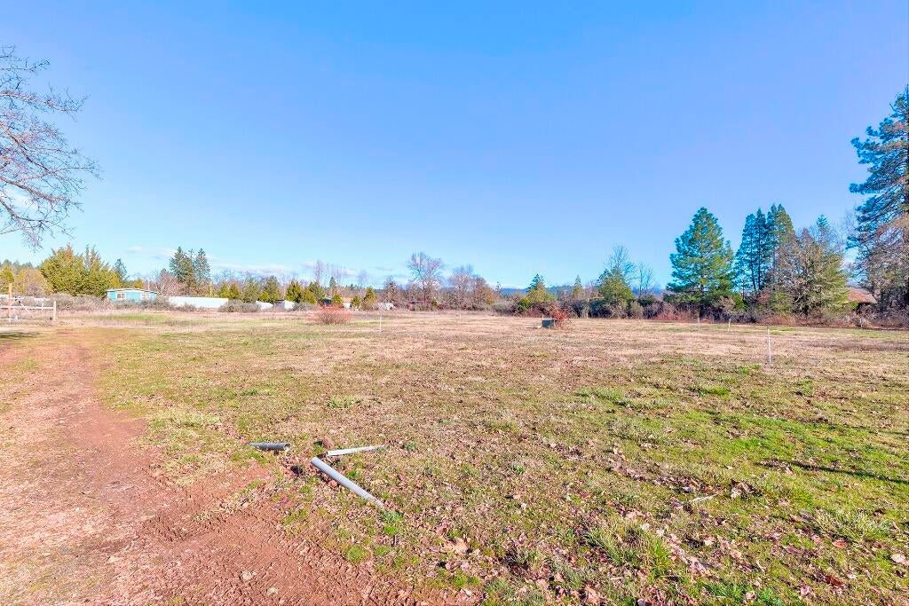 111 Norman Road Selma, OR 97538 - Photo 34 of 43 View to East