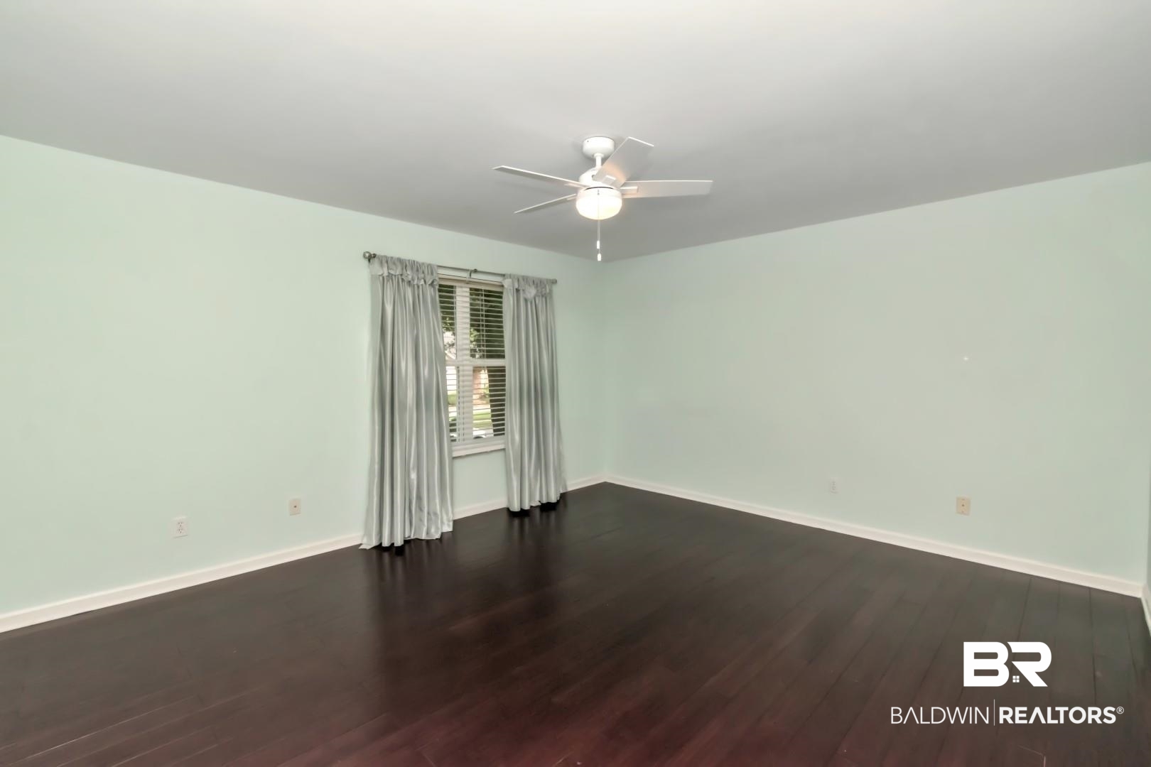 1071 Southern Way Court Mobile, AL 36609 - Photo 18 of 44 Master Bedroom