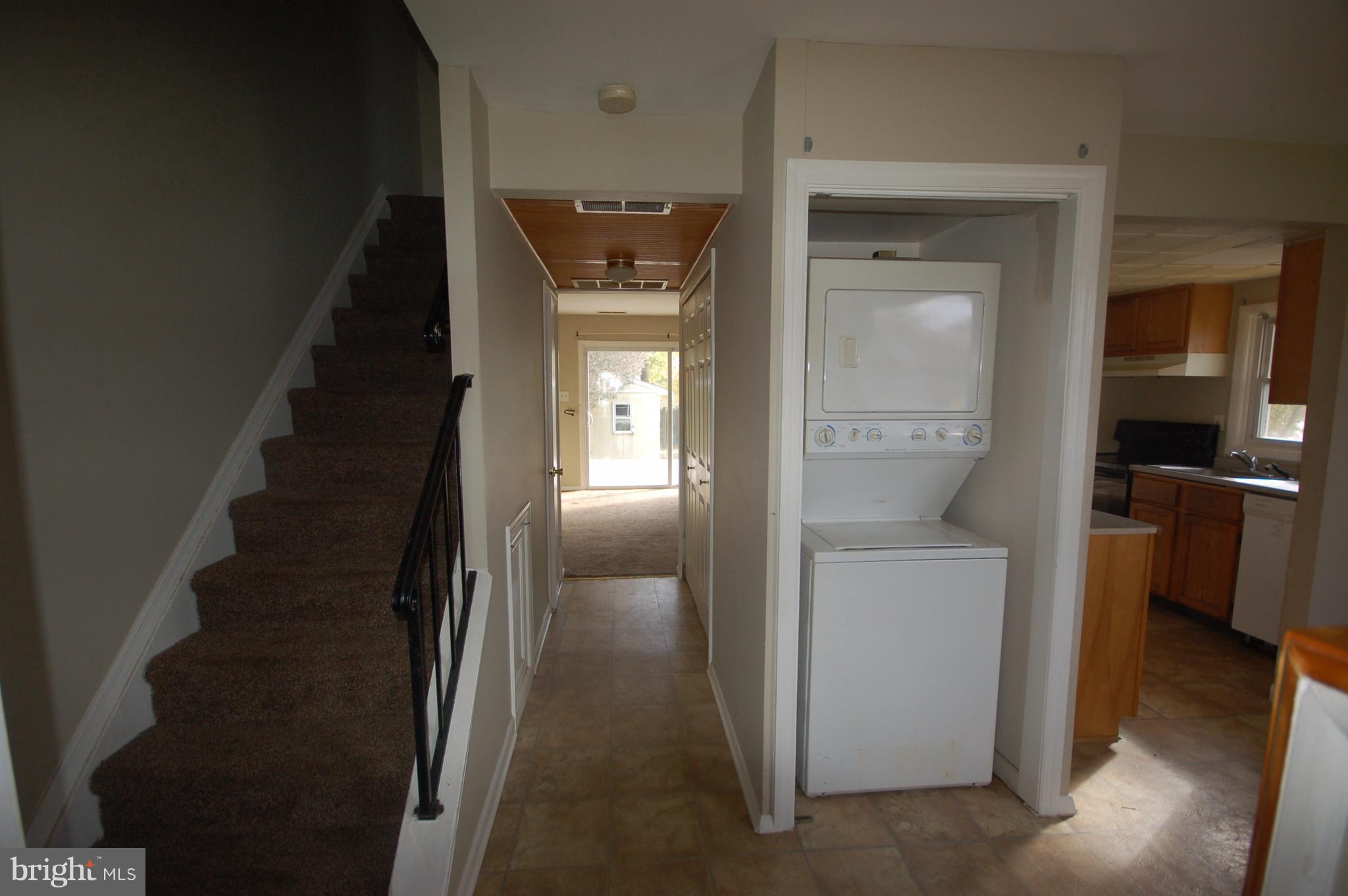 129 Dunlap Road Pasadena, MD 21122 - Photo 4 of 22 Interior (General)