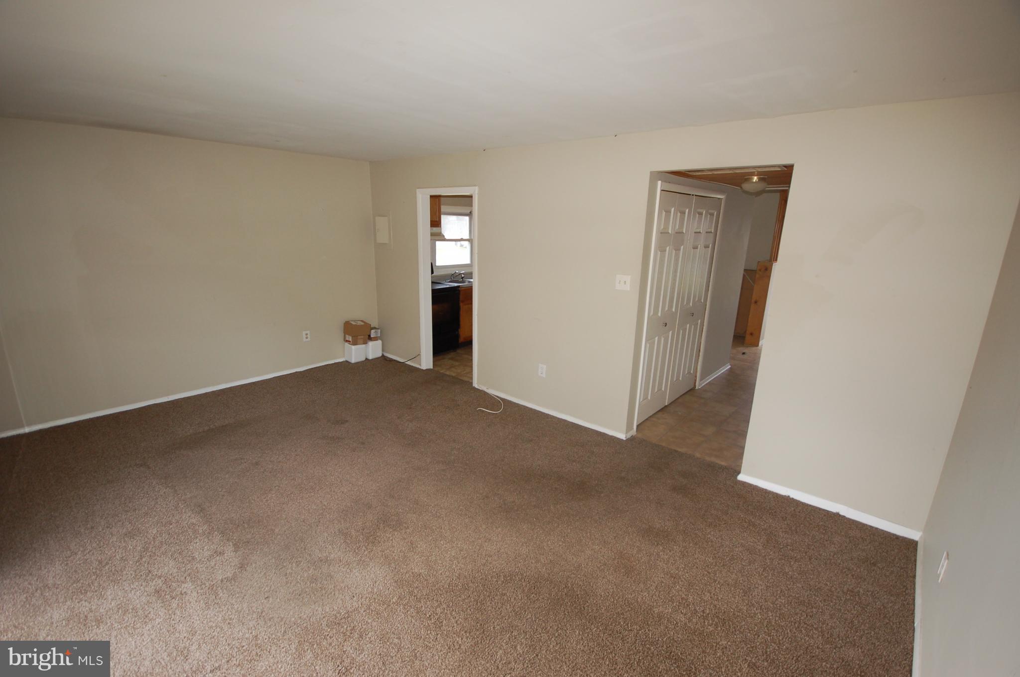 129 Dunlap Road Pasadena, MD 21122 - Photo 8 of 22 Living Room