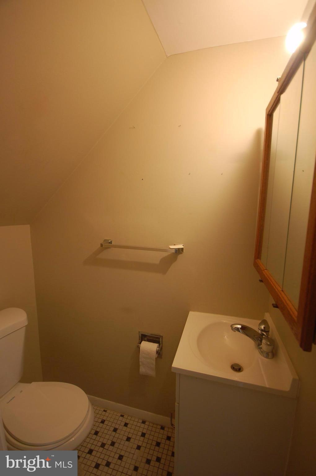 129 Dunlap Road Pasadena, MD 21122 - Photo 9 of 22 Bath