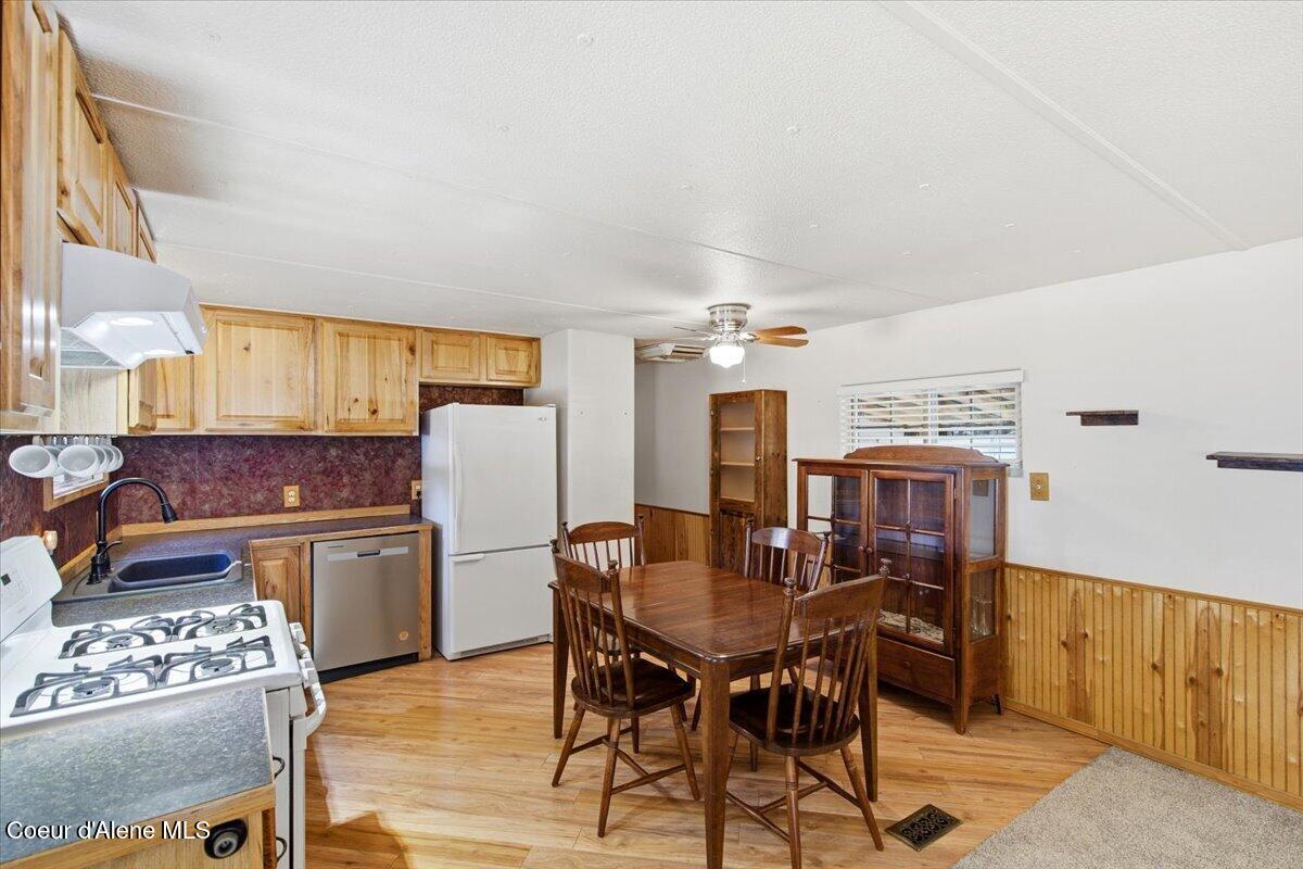 8829 North Starr Loop Hayden, ID 83835 - Photo 11 of 34 Kitchen