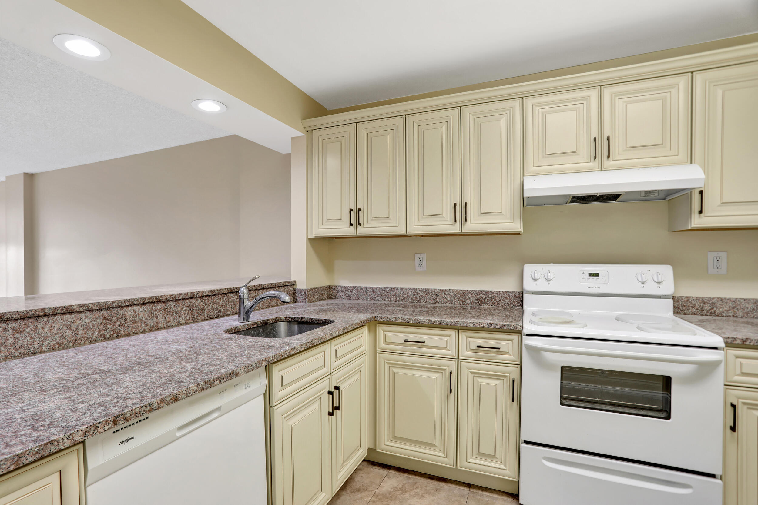 3 Royal Palm Way, Unit 403 Boca Raton, FL 33432 - Photo 5 of 41 14_001l1429