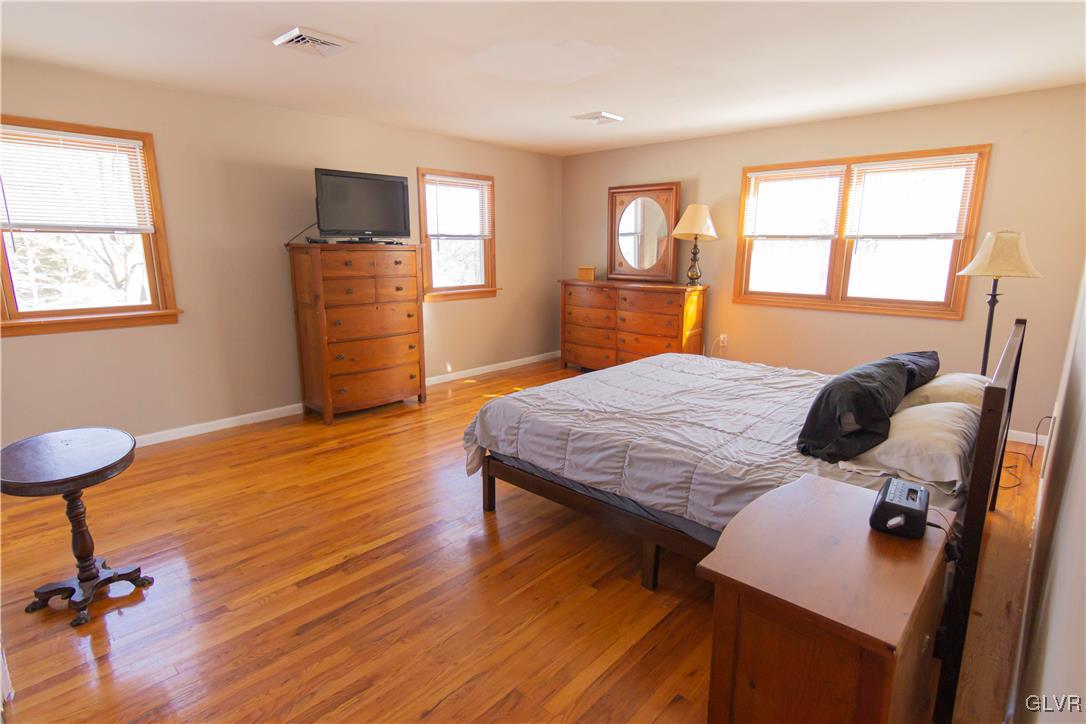 2031 Hilltop Road Bethlehem, PA 18015 - Photo 14 of 25 Gallery Image 14