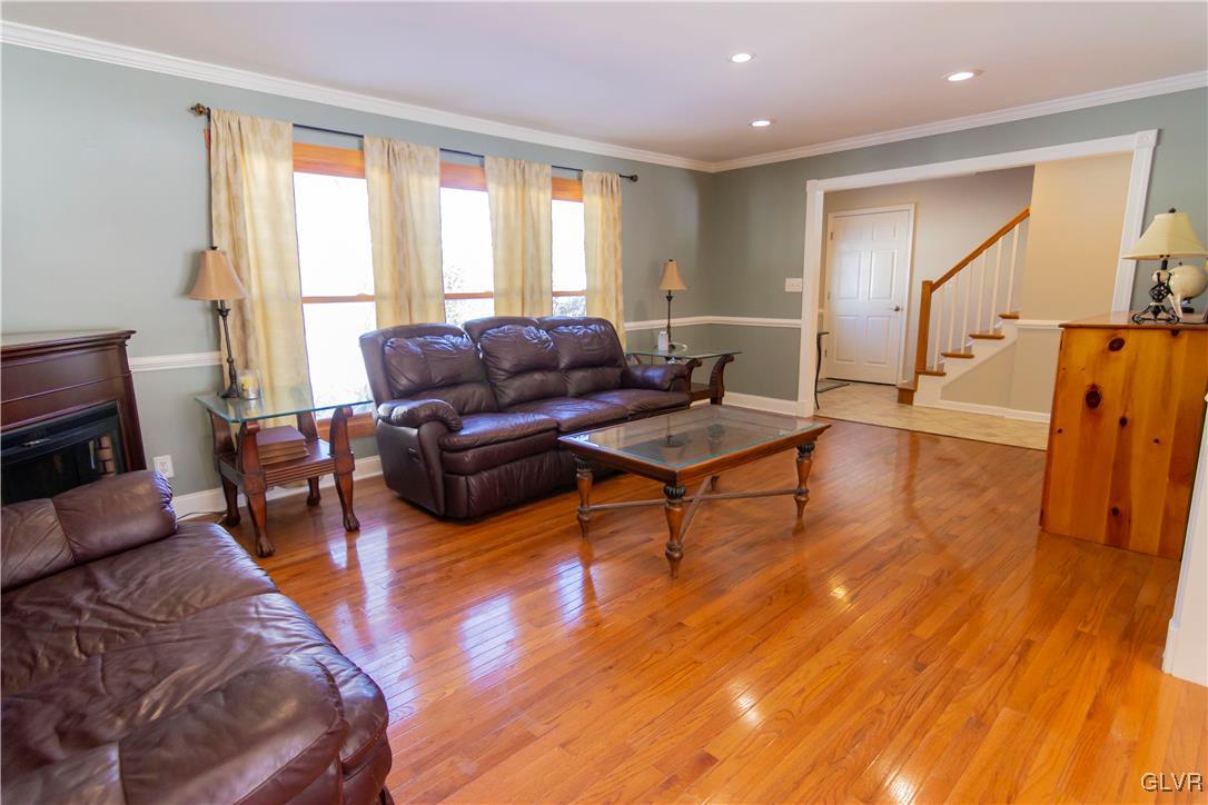 2031 Hilltop Road Bethlehem, PA 18015 - Photo 2 of 25 Gallery Image 2