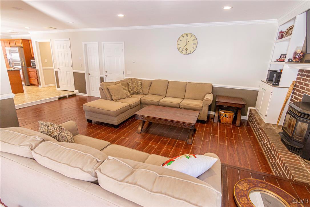 2031 Hilltop Road Bethlehem, PA 18015 - Photo 8 of 25 Gallery Image 8