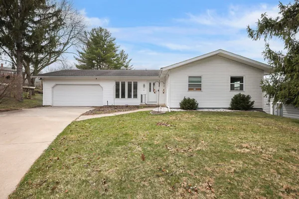 $510,000 | 5 Yorktown Circle, Madison, WI 53711