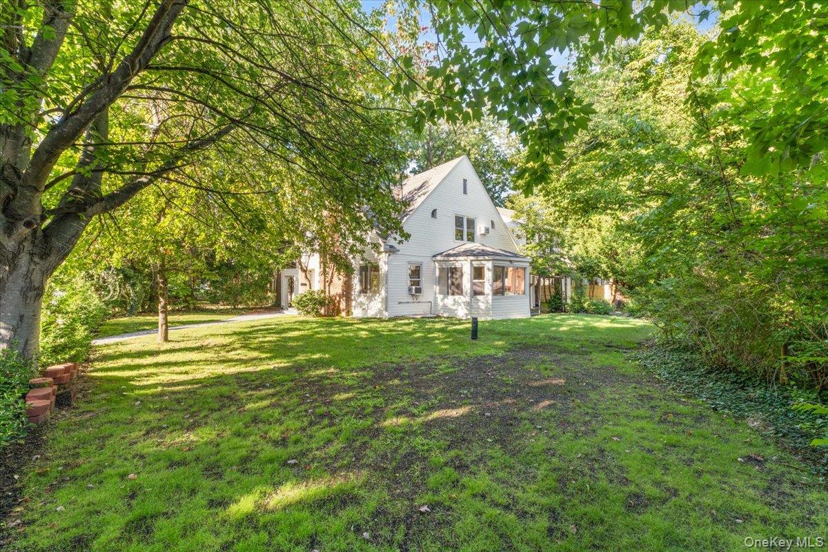 19 Gilchrest Road Great Neck, NY 11021 - Photo 16 of 30 Gallery Image 16