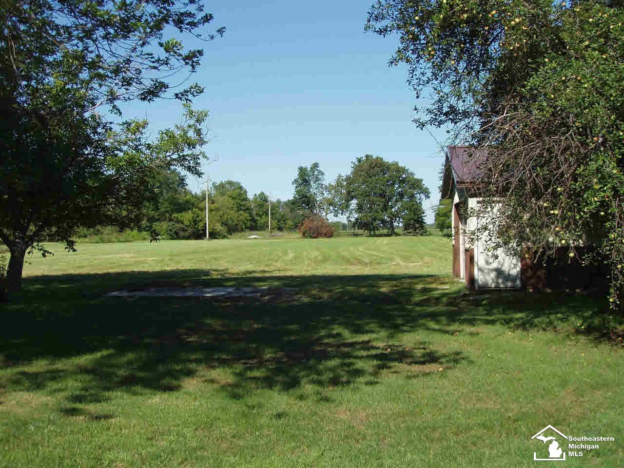 1690 South Raisinville Road Monroe, MI 48161 - Photo 5 of 24 20444755-4.JPG