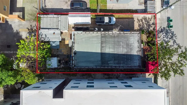 $800,000 | 520 Southwest 11th Avenue, Miami, FL 33130