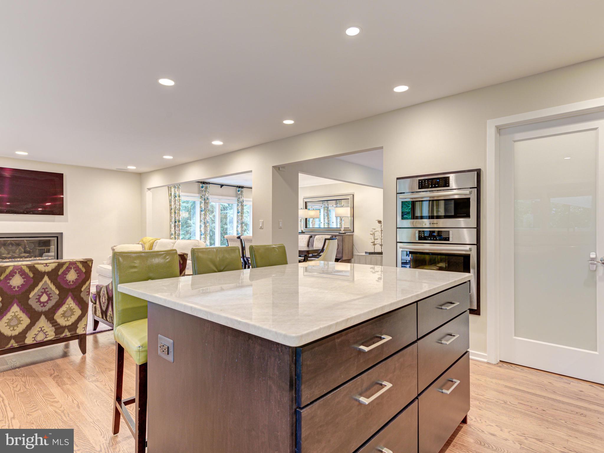 1422 Belcastle Court Reston, VA 20194 - Photo 24 of 85 Frosted glass pantry door