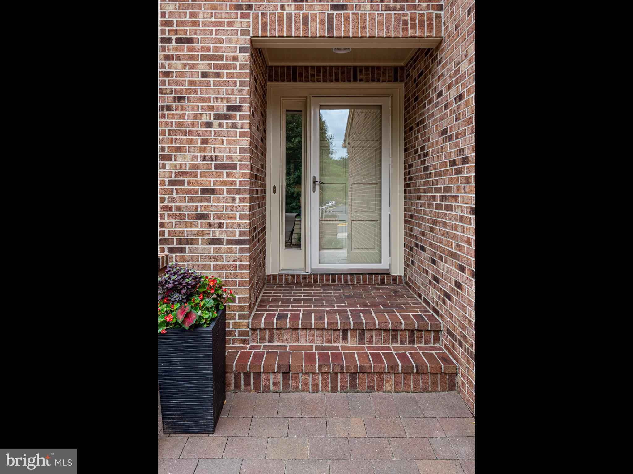 1422 Belcastle Court Reston, VA 20194 - Photo 5 of 85 Front door