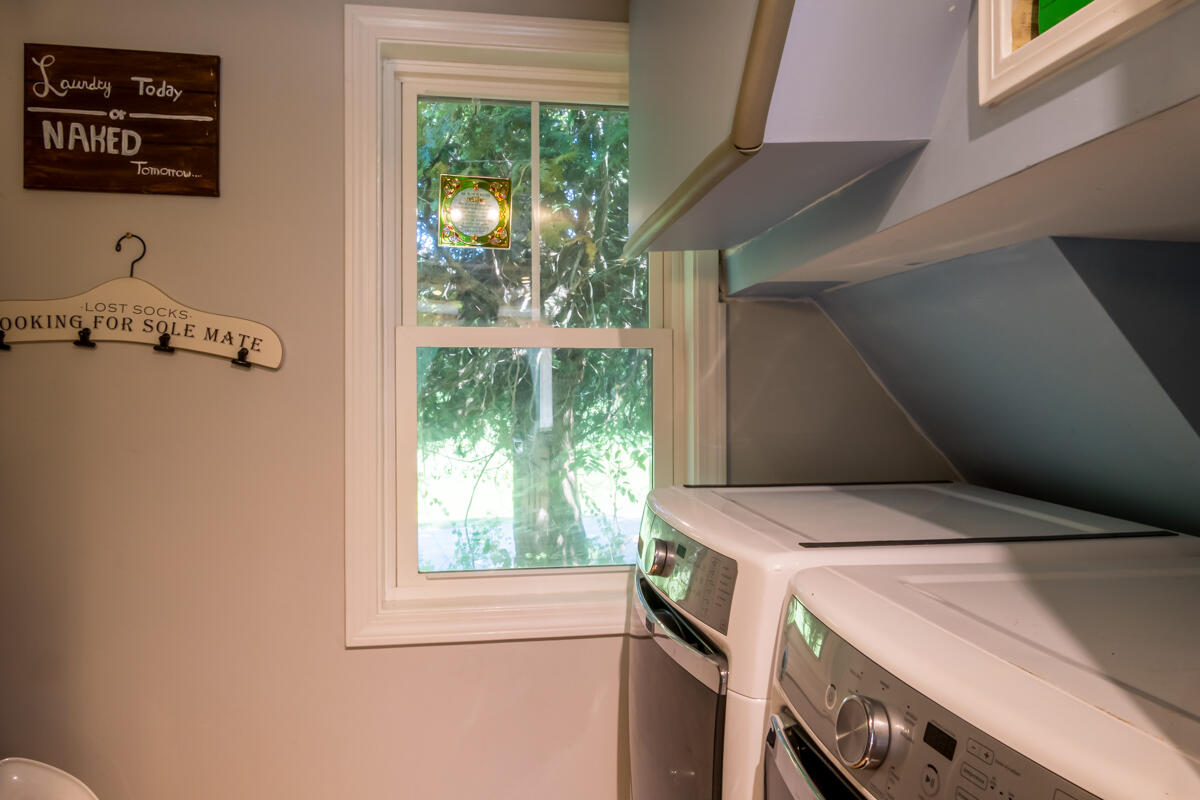 69 Beech Hill Road Freeport, ME 04032 - Photo 11 of 54 56-Laundry