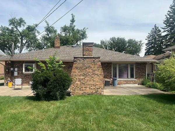 $375,000 | 2334 South 10th Avenue, North Riverside, IL 60546