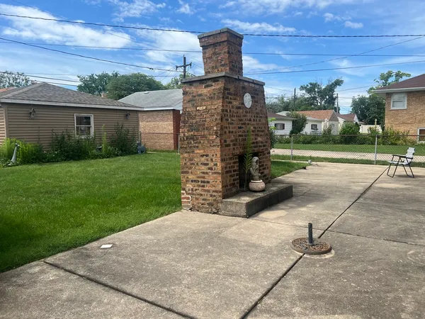 $375,000 | 2334 South 10th Avenue, North Riverside, IL 60546