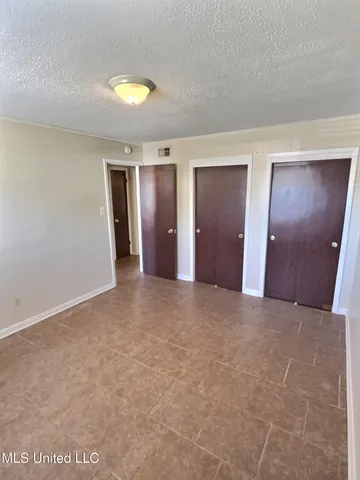 $950 | 318 Porter Avenue, Unit 204, Ocean Springs, MS 39564