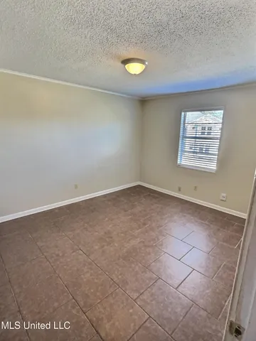 $950 | 318 Porter Avenue, Unit 204, Ocean Springs, MS 39564