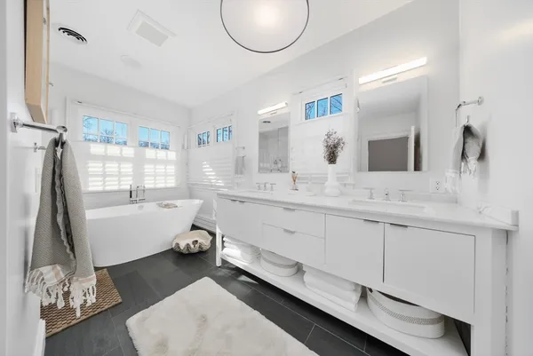 $5,850,000 | 187 Main Street, Hingham, MA 02043