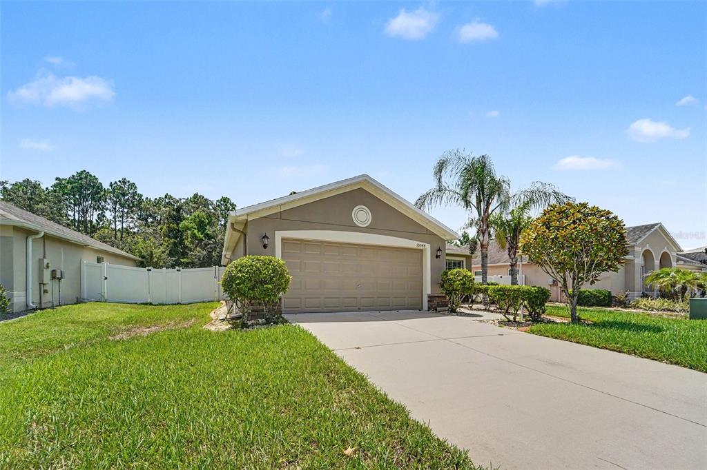 10048 Ives Loop Hudson, FL 34667 - Photo 5 of 34