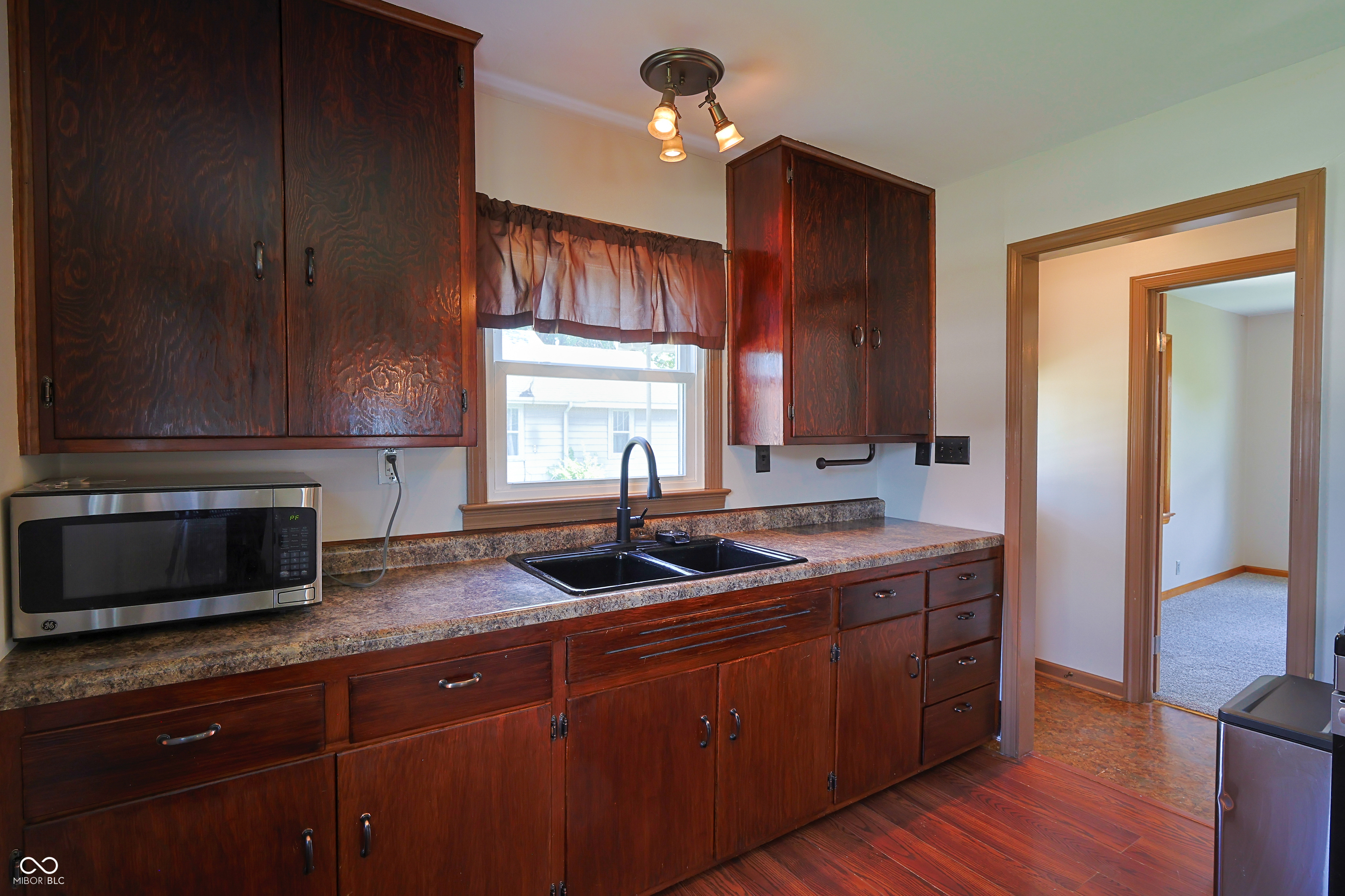2341 Indiana Avenue Columbus, IN 47201 - Photo 12 of 35