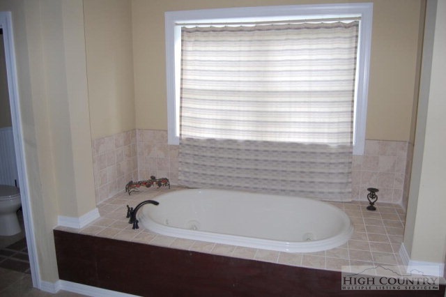 178 East Ridge Drive Boone, NC 28607 - Photo 5 of 28 Gallery Image 5